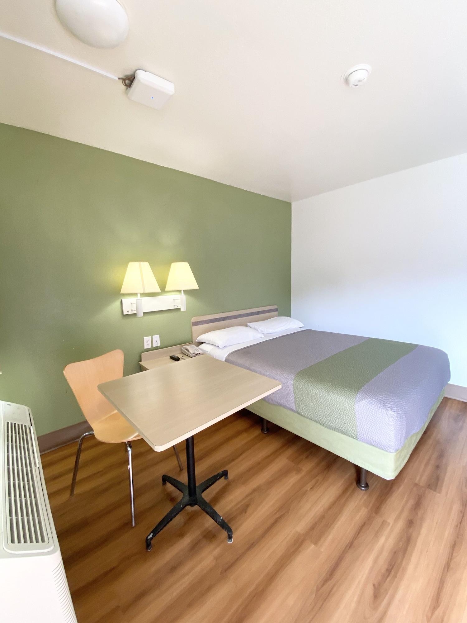 6-port Allen, La - Baton Rouge Hotel 2*