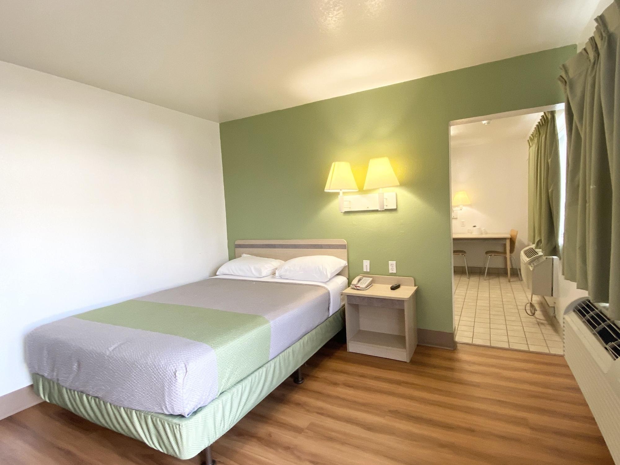 6-port Allen, La - Baton Rouge Hotel 2*