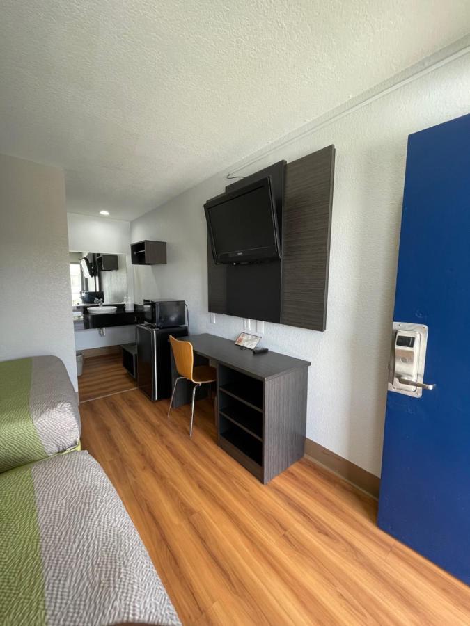 6-port Allen, La - Baton Rouge Hotel 2*