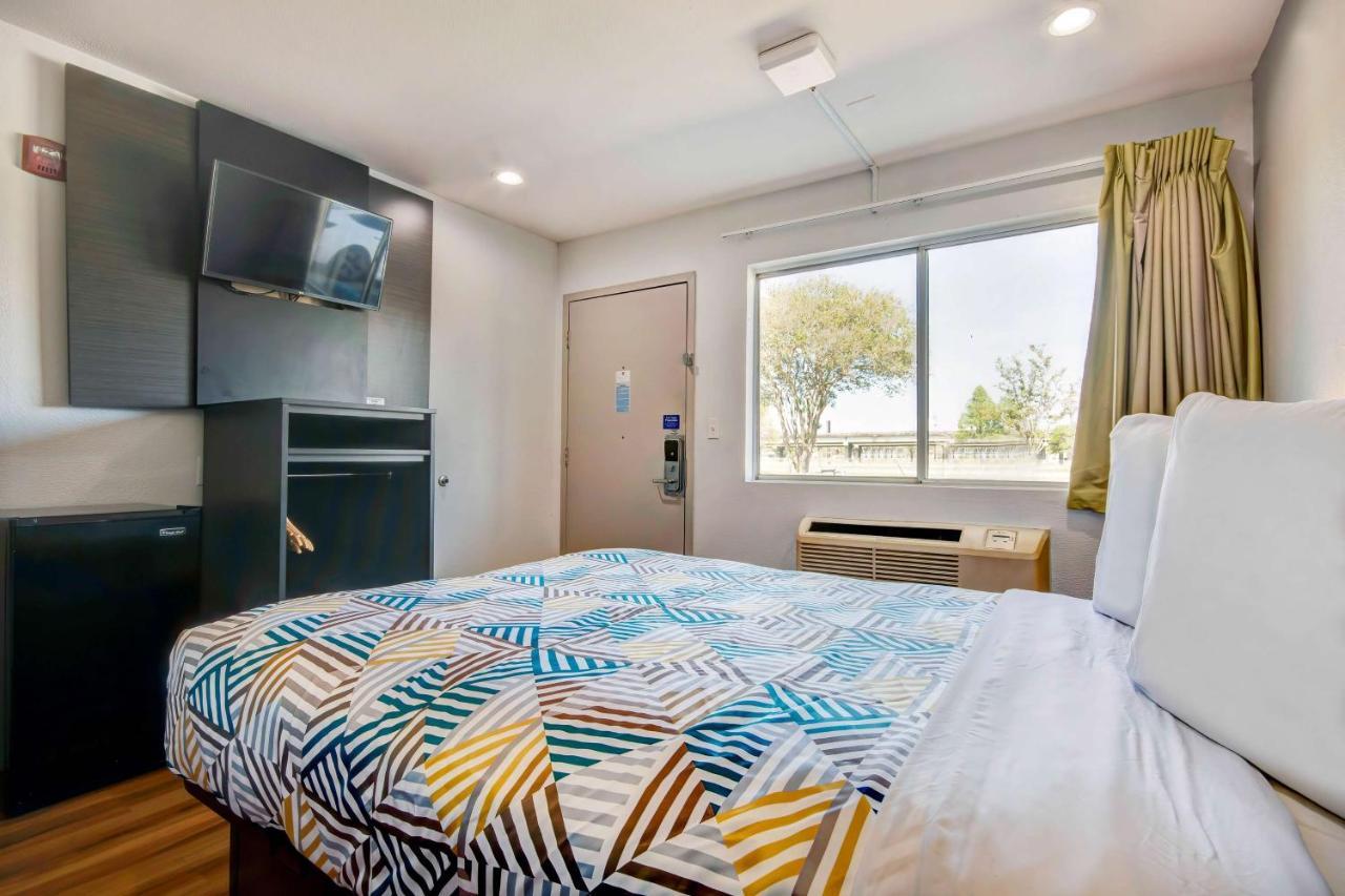 6-port Allen, La - Baton Rouge Hotel 2*