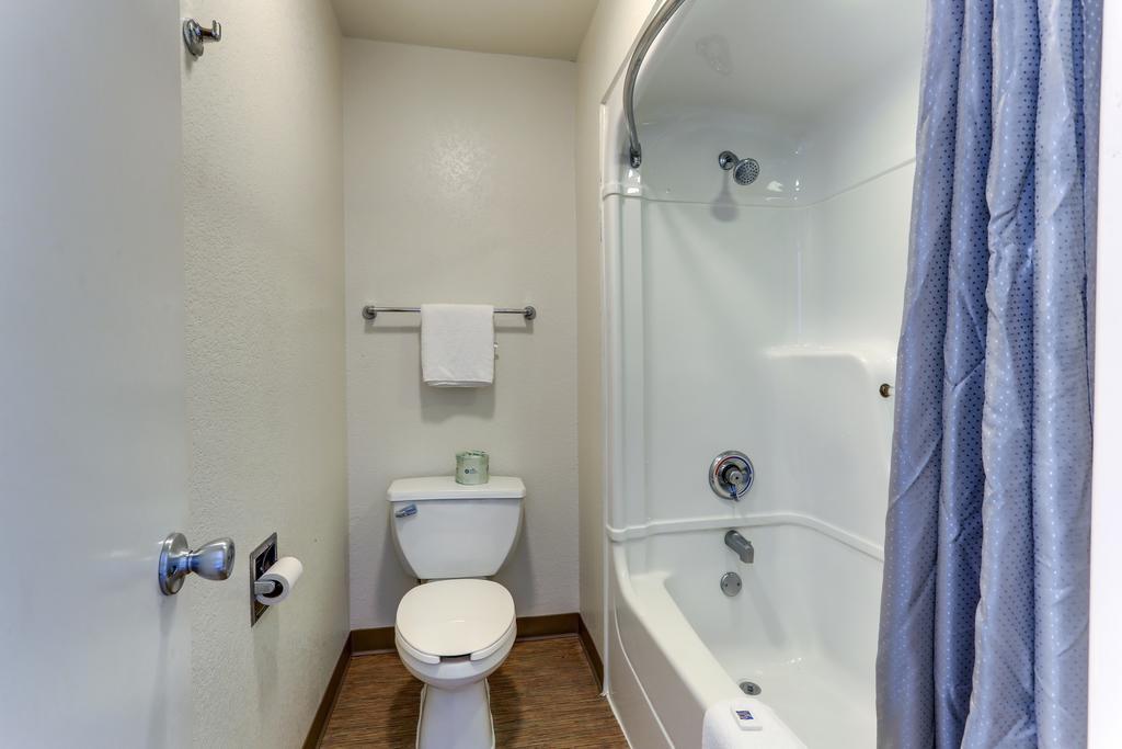 6-port Allen, La - Baton Rouge Hotel 2*