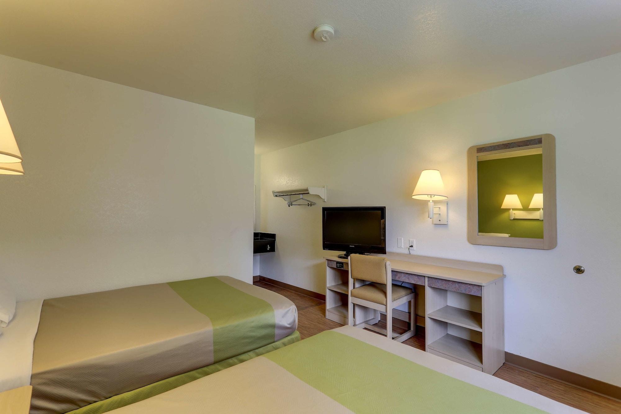 6-port Allen, La - Baton Rouge Hotel 2*